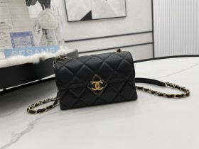 Handbag  Chanel  AS2633  size  18*7*12 cm