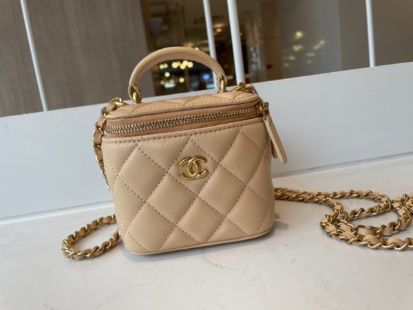 Handbag  Chanel  AP2198  size  11*8.5*7 cm