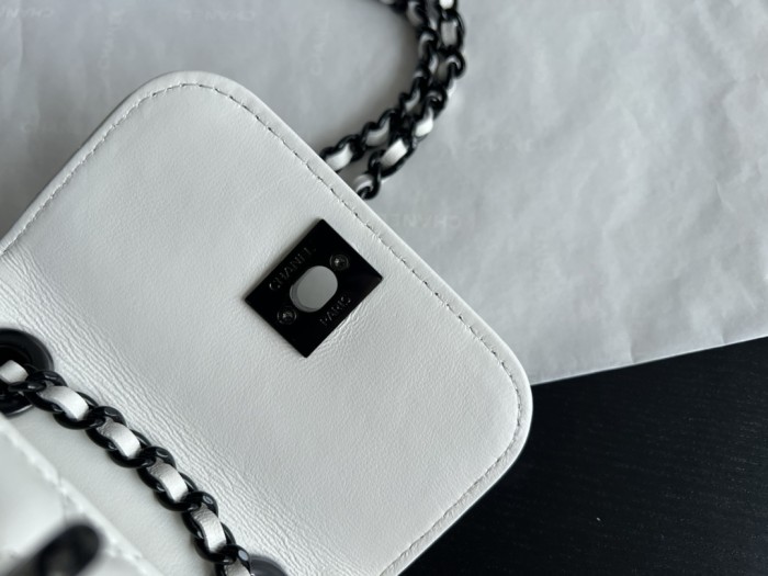 Handbag  Chanel  81633  size  11cmx11cmx5 cm