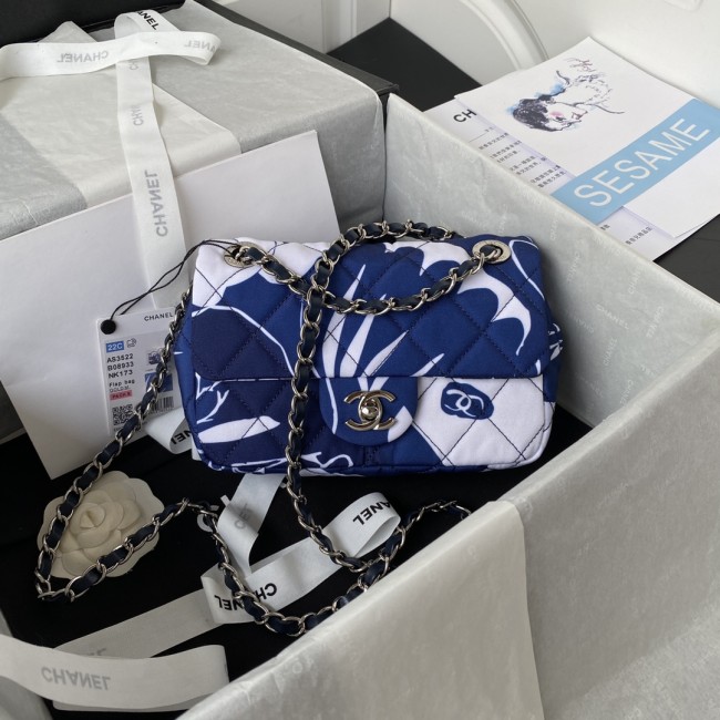 Handbag  Chanel AS3522  size 20 cm