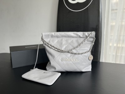 Handbag  Chanel  size  35cmx37cmx7 cm