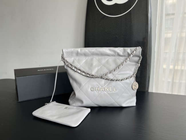 Handbag  Chanel  size  35cmx37cmx7 cm
