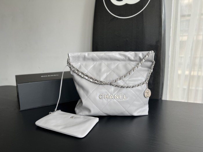 Handbag  Chanel  size  35cmx37cmx7 cm
