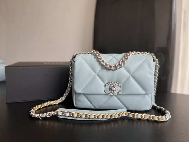 Handbag  Chanel  1160 size 26cmx16cmx9 cm