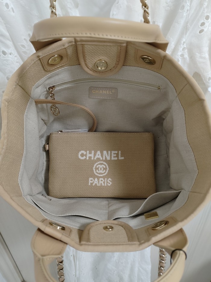 Handbag   Chanel   size  38 cm