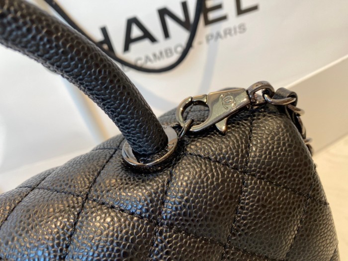 Handbag  Chanel   92991  size  28 cm