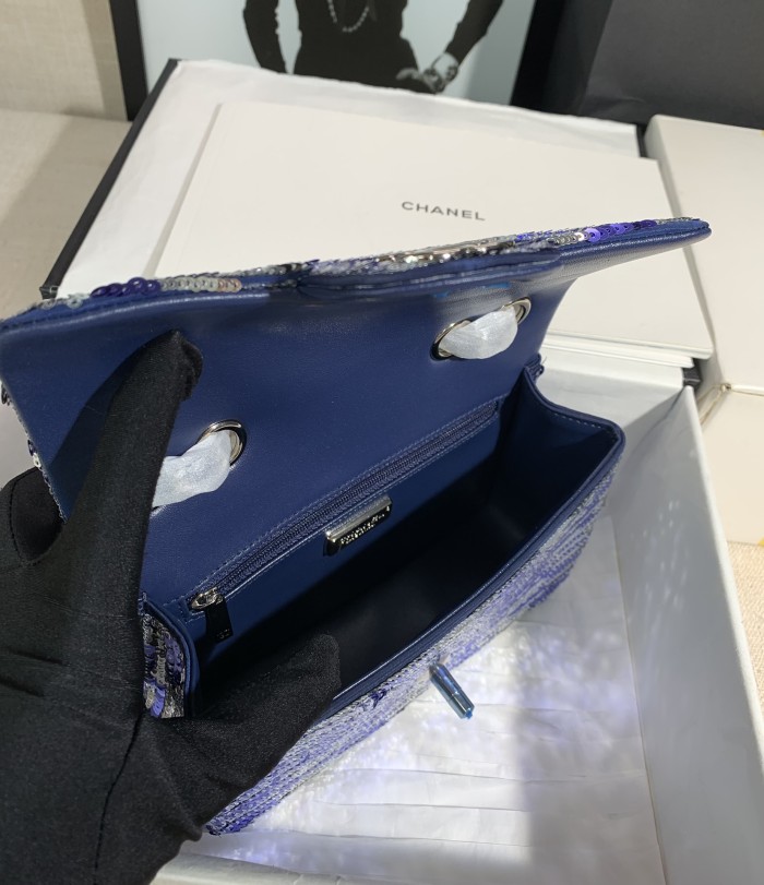 Handbag  Chanel  size  19 Cm