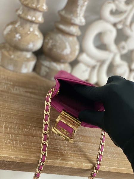 Handbag  Chanel  2981  size  18*3*10  cm