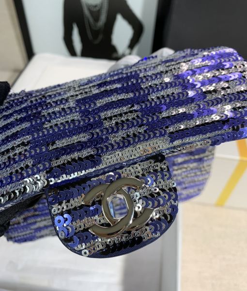 Handbag  Chanel  size  19 Cm