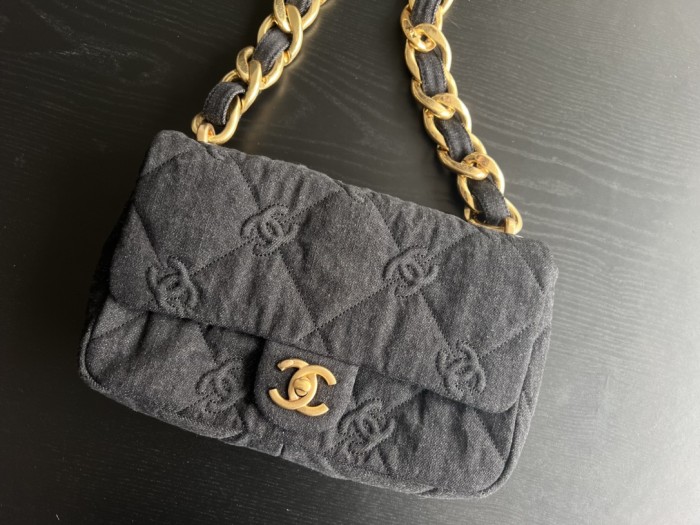  Handbag  Chanel  3216  size  23 cm 