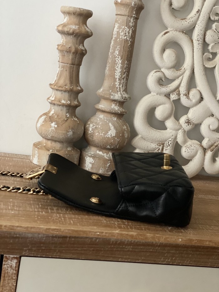 Handbag  Chanel  3473  size  13*18*6 cm