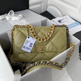 Handbag  Chanel  size 30 cm