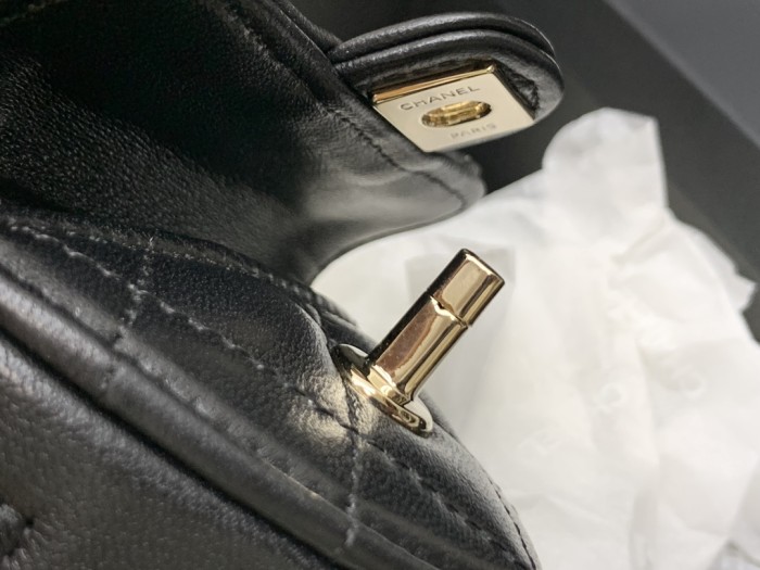  Handbag  Chanel  size  8*8.5*5.5* cm