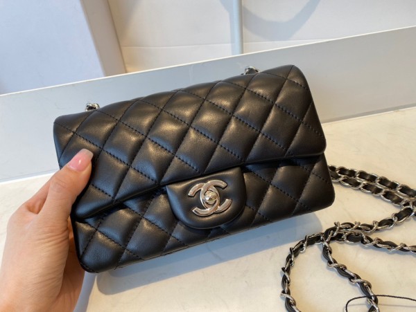 Handbag  Chanel  01116  size 20 cm