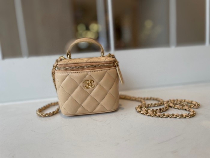 Handbag  Chanel  AP2198  size  11*8.5*7 cm