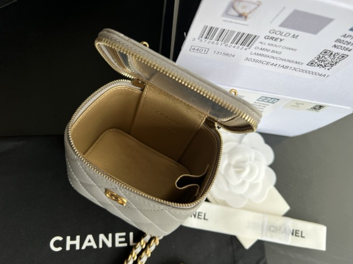 Handbag  Chanel  AP1447  size  8.5cmx11cmx7 cm 