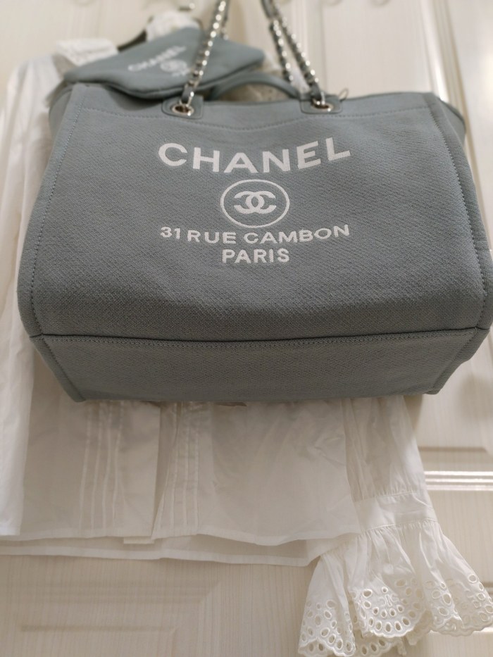 Handbag   Chanel  size  38 cm