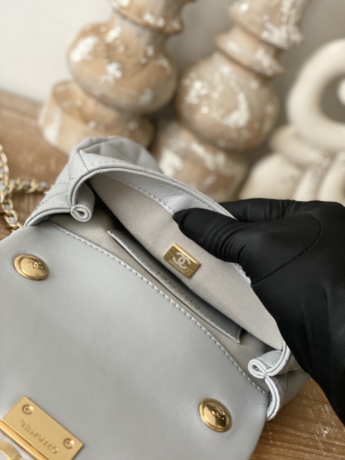 Handbag  Chanel  3473  size  13*18*6 cm