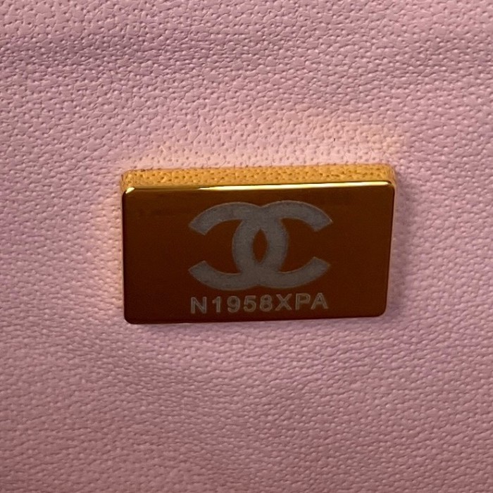 Handbag  Chanel  AS2431  size  20x12x6 cm