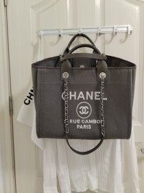  Handbag  Chanel  size  38 cm