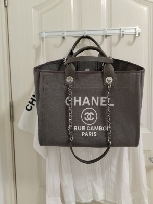  Handbag  Chanel  size  38 cm