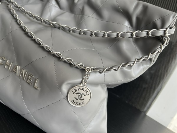 Handbag  Chanel  size  39cmx42cmx8 cm