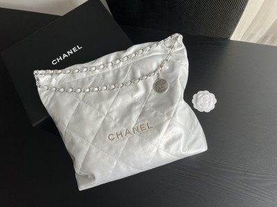 Handbag  Chanel  size 39cmx42cmx8 cm