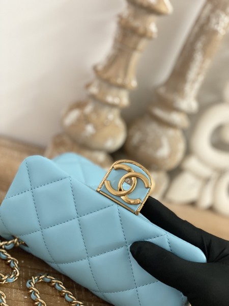 Handbag  Chanel 3473  size  13*18*6 cm