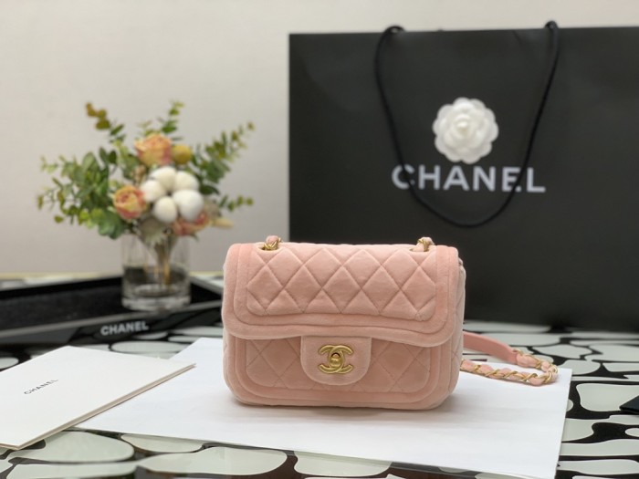 Handbag  Chanel  size  18×13×7 cm
