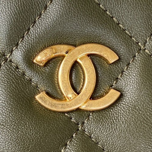  Handbag   Chanel  AS3562  size  17.5X24X6 cm