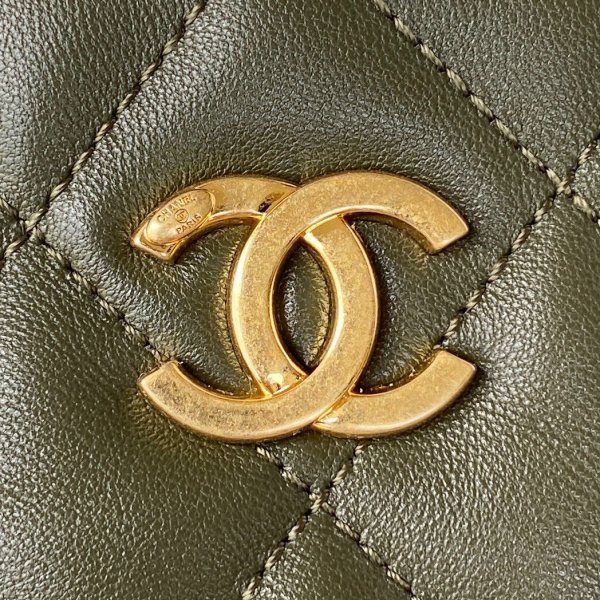  Handbag   Chanel  AS3562  size  17.5X24X6 cm