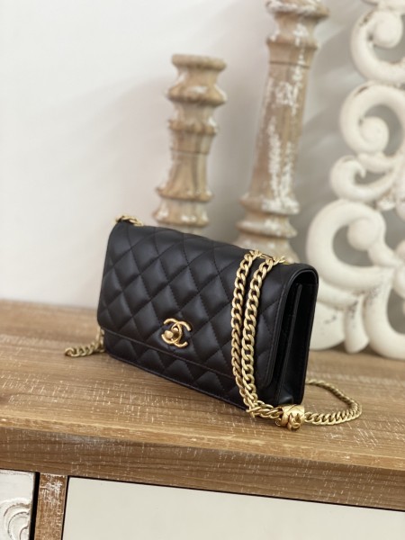 Handbag  Chanel  81221  size  19 cm