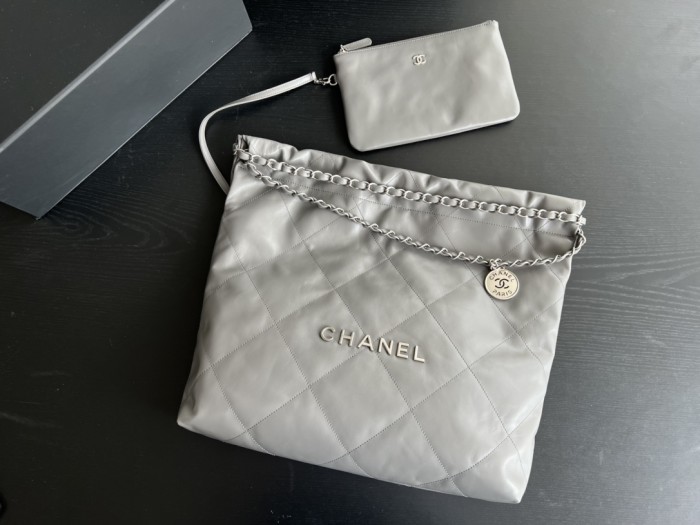 Handbag  Chanel  size  39cmx42cmx8 cm