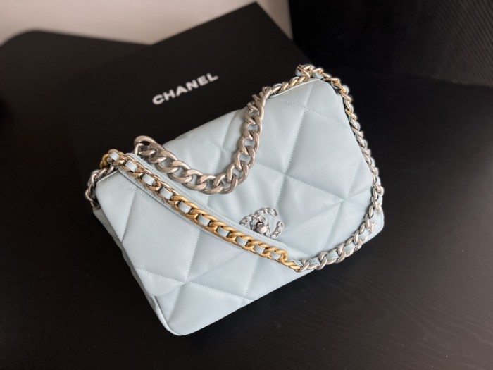 Handbag  Chanel  1160 size 26cmx16cmx9 cm