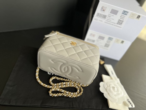 CHANEL Sheepskin Box Bag, Shoulder Bag, Crossbody Bag Regular Women's White AP2303-B02916-10601 size 16*8*10 cm