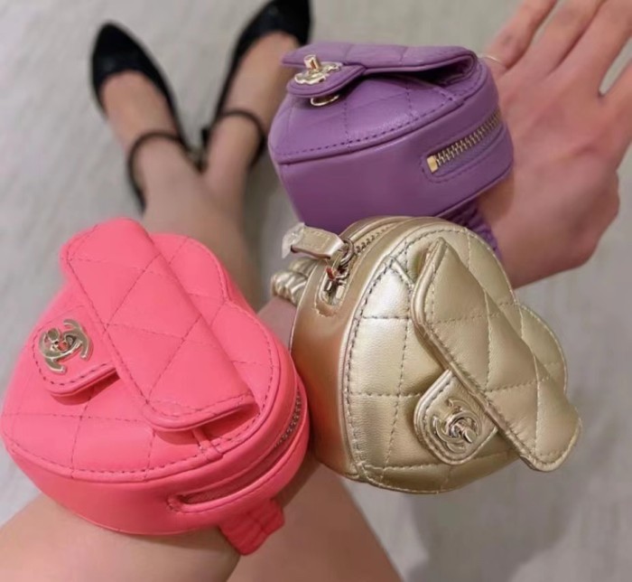  Handbag  Chanel  size  8*8.5*5.5* cm
