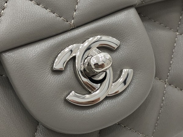 Handbag  Chanel 01115  size 17 cm