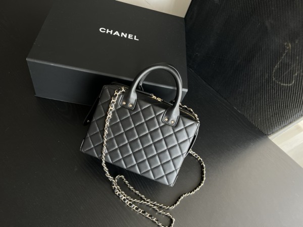  Handbag  Chanel  3344  size  20.5cm15cmx10.5 cm