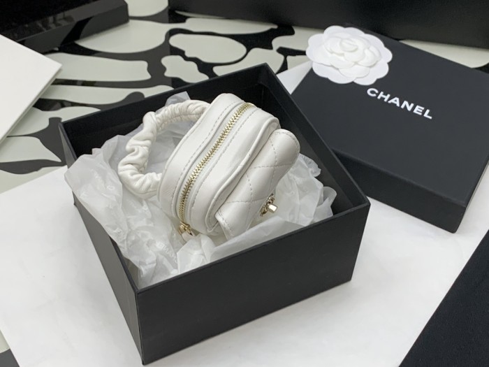  Handbag  Chanel   size  8*8.5*5.5* cm
