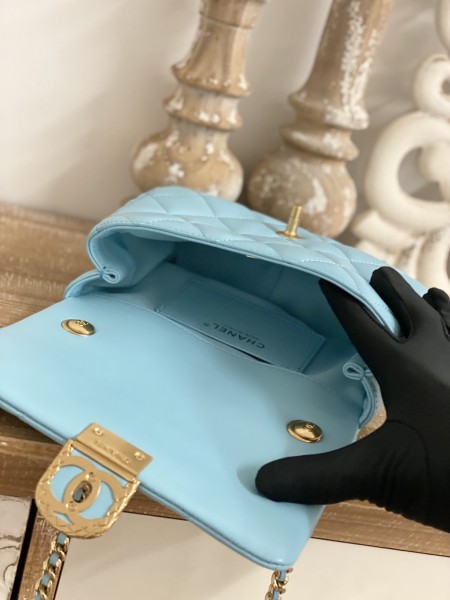 Handbag  Chanel  3474  size  15*20*8 cm