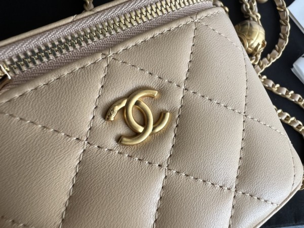 Handbag  Chanel AP1447  size 8.5cmx11cmx7 cm