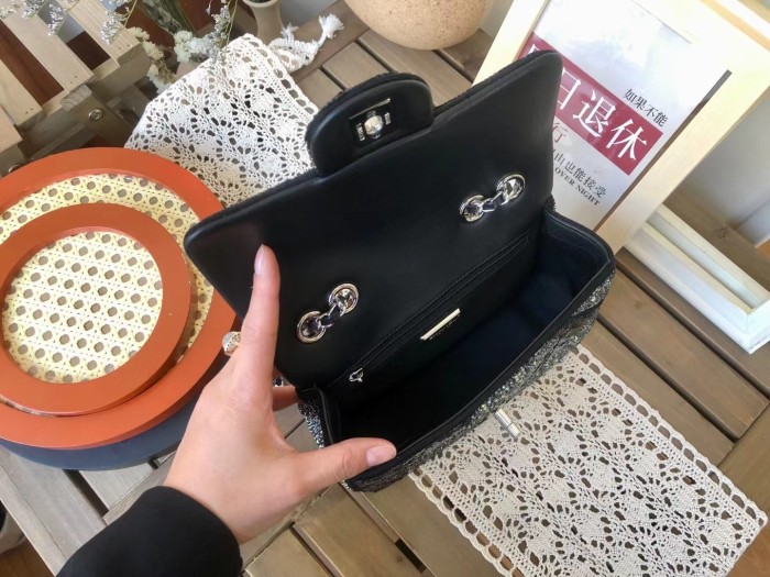 Handbag  Chanel   size  𝟐𝟎 𝐜𝐦