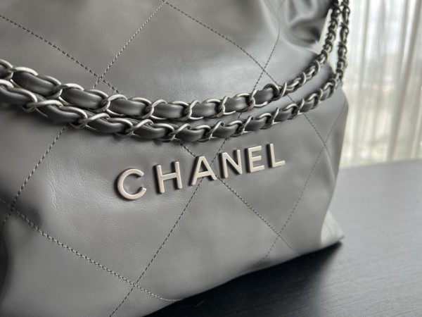 Handbag  Chanel  size  35cmx37cmx7 cm