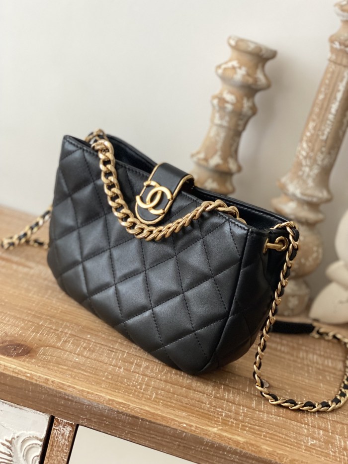 Handbag   Chanel  3476  size  17*23*7* cm