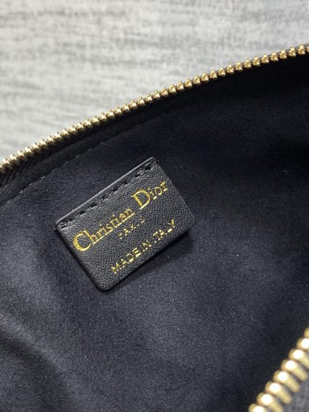 Handbag   Dior  size  27×12×5 cm