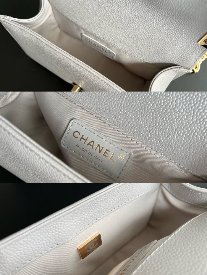 Handbag   Chanel  size  20 cm