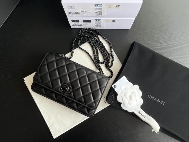  Handbag   Chanel  84456  size  19 cm