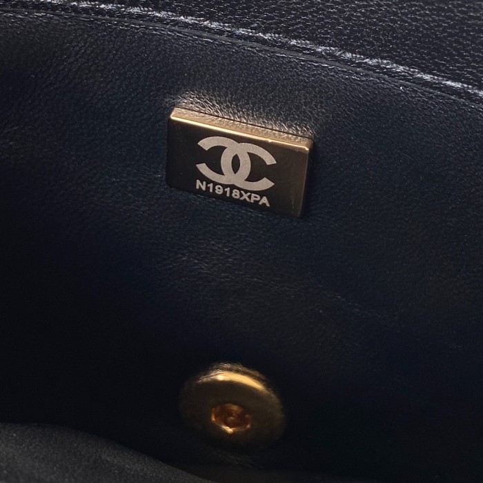 Handbag   Chanel  AS3366  size  20X9X13.5 Cm