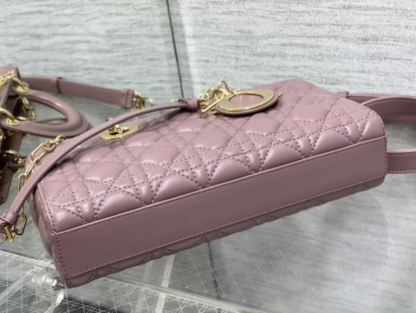Handbag   Dior  size  26*6*14 cm