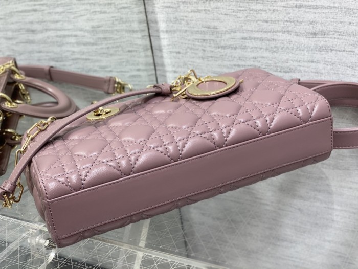 Handbag   Dior  size  26*6*14 cm